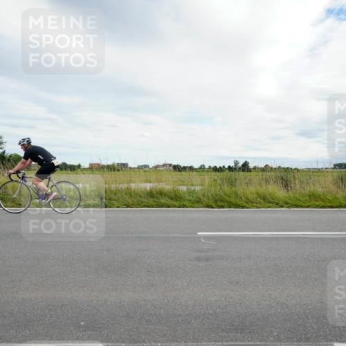 31.08.2025 - Elbe Triathlon Hamburg Michael Burmester http://msf.ph/oto/8695003 31.08.2025 16:10:24 Radfahren  meine-sportfotos.de