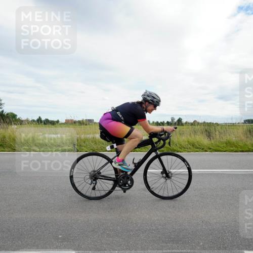 31.08.2025 - Elbe Triathlon Hamburg Michael Burmester http://msf.ph/oto/8695005 31.08.2025 16:10:29 Radfahren  meine-sportfotos.de