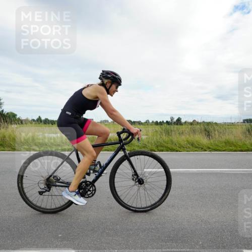 31.08.2025 - Elbe Triathlon Hamburg Michael Burmester http://msf.ph/oto/8695008 31.08.2025 16:10:48 Radfahren  meine-sportfotos.de