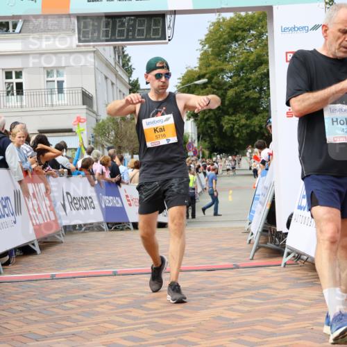 31.08.2025 - 21. Blankeneser Heldenlauf Strokosch-Dieckow http://msf.ph/oto/8695014 31.08.2025 12:34:24 Ziel 5264, 5563, 5716, 4208 meine-sportfotos.de