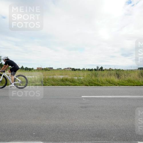 31.08.2025 - Elbe Triathlon Hamburg Michael Burmester http://msf.ph/oto/8695015 31.08.2025 16:12:03 Radfahren  meine-sportfotos.de