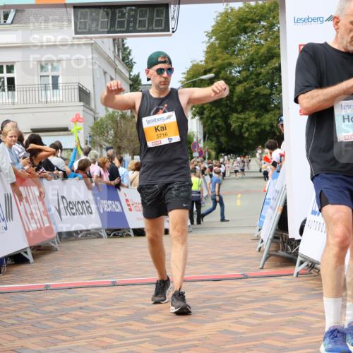 31.08.2025 - 21. Blankeneser Heldenlauf Strokosch-Dieckow http://msf.ph/oto/8695020 31.08.2025 12:34:24 Ziel 5264, 5563, 5716, 4208 meine-sportfotos.de