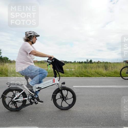 31.08.2025 - Elbe Triathlon Hamburg Michael Burmester http://msf.ph/oto/8695025 31.08.2025 16:13:06 Radfahren  meine-sportfotos.de