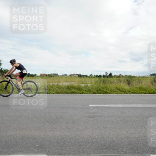 31.08.2025 - Elbe Triathlon Hamburg Michael Burmester http://msf.ph/oto/8695026 31.08.2025 16:13:07 Radfahren  meine-sportfotos.de