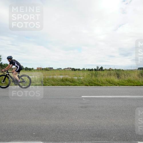 31.08.2025 - Elbe Triathlon Hamburg Michael Burmester http://msf.ph/oto/8695030 31.08.2025 16:13:11 Radfahren  meine-sportfotos.de