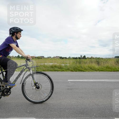 31.08.2025 - Elbe Triathlon Hamburg Michael Burmester http://msf.ph/oto/8695036 31.08.2025 16:13:28 Radfahren  meine-sportfotos.de