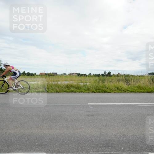 31.08.2025 - Elbe Triathlon Hamburg Michael Burmester http://msf.ph/oto/8695043 31.08.2025 16:14:10 Radfahren  meine-sportfotos.de