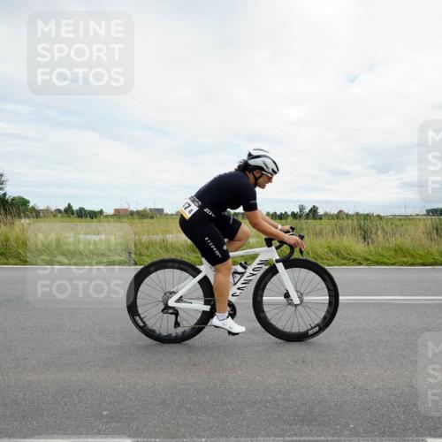 31.08.2025 - Elbe Triathlon Hamburg Michael Burmester http://msf.ph/oto/8695046 31.08.2025 16:14:41 Radfahren  meine-sportfotos.de