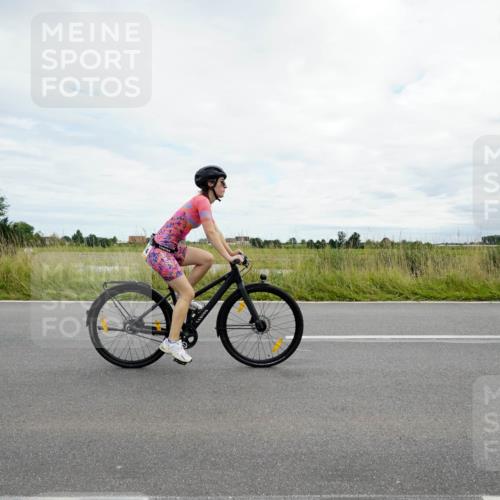 31.08.2025 - Elbe Triathlon Hamburg Michael Burmester http://msf.ph/oto/8695047 31.08.2025 16:14:43 Radfahren  meine-sportfotos.de