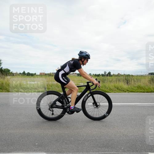 31.08.2025 - Elbe Triathlon Hamburg Michael Burmester http://msf.ph/oto/8695058 31.08.2025 16:15:48 Radfahren  meine-sportfotos.de