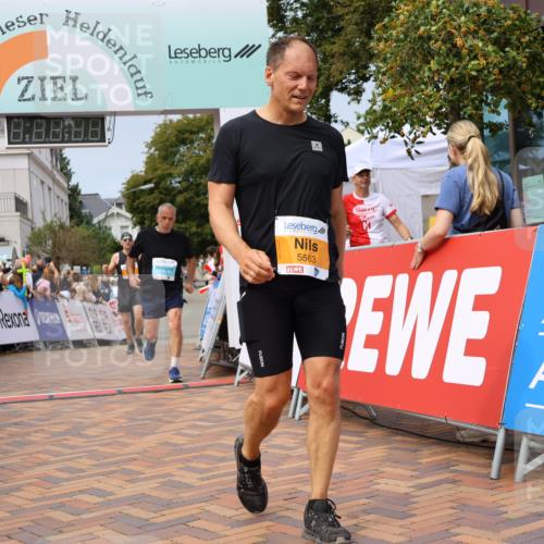 31.08.2025 - 21. Blankeneser Heldenlauf Strokosch-Dieckow http://msf.ph/oto/8695062 31.08.2025 12:34:21 Ziel 5264, 5563, 5716, 4208 meine-sportfotos.de