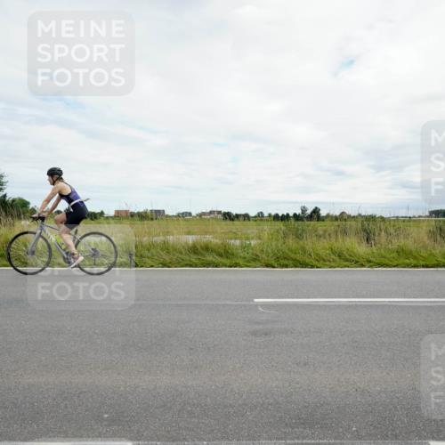 31.08.2025 - Elbe Triathlon Hamburg Michael Burmester http://msf.ph/oto/8695064 31.08.2025 16:16:33 Radfahren  meine-sportfotos.de