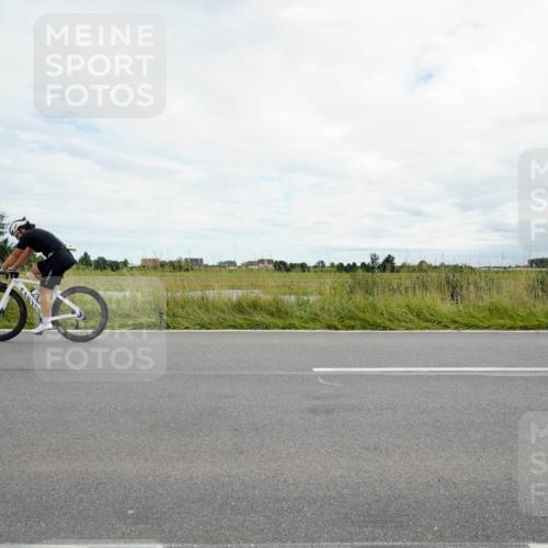 31.08.2025 - Elbe Triathlon Hamburg Michael Burmester http://msf.ph/oto/8695065 31.08.2025 16:16:44 Radfahren  meine-sportfotos.de
