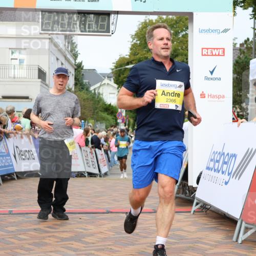 31.08.2025 - 21. Blankeneser Heldenlauf Strokosch-Dieckow http://msf.ph/oto/8695081 31.08.2025 10:25:42 Ziel 2410, 2742, 2366, 2235, 2726 meine-sportfotos.de