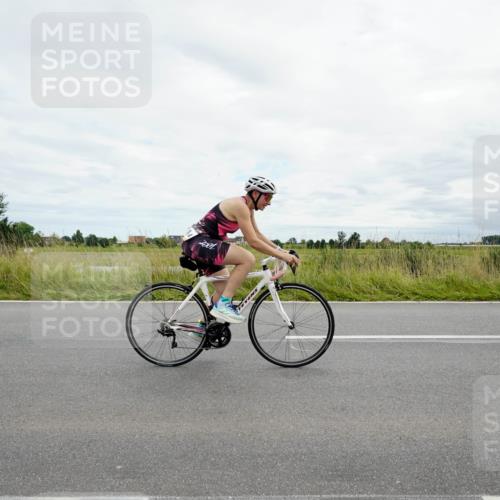 31.08.2025 - Elbe Triathlon Hamburg Michael Burmester http://msf.ph/oto/8695093 31.08.2025 16:20:23 Radfahren  meine-sportfotos.de