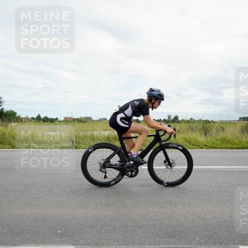 31.08.2025 - Elbe Triathlon Hamburg Michael Burmester http://msf.ph/oto/8695095 31.08.2025 16:20:31 Radfahren  meine-sportfotos.de