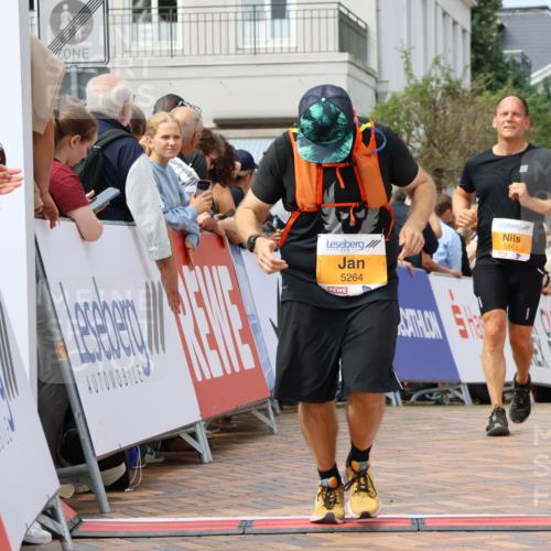 31.08.2025 - 21. Blankeneser Heldenlauf Strokosch-Dieckow http://msf.ph/oto/8695105 31.08.2025 12:34:16 Ziel 5264, 5563 meine-sportfotos.de
