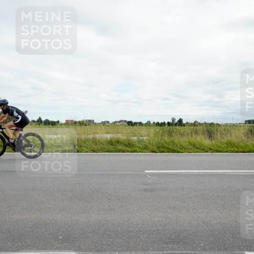 31.08.2025 - Elbe Triathlon Hamburg Michael Burmester http://msf.ph/oto/8695109 31.08.2025 16:22:32 Radfahren  meine-sportfotos.de