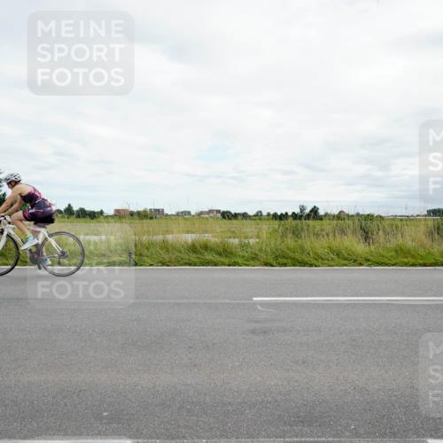 31.08.2025 - Elbe Triathlon Hamburg Michael Burmester http://msf.ph/oto/8695110 31.08.2025 16:22:34 Radfahren  meine-sportfotos.de