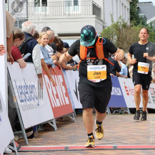 31.08.2025 - 21. Blankeneser Heldenlauf Strokosch-Dieckow http://msf.ph/oto/8695120 31.08.2025 12:34:16 Ziel 5264, 5563 meine-sportfotos.de