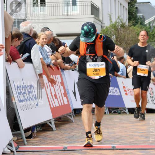 31.08.2025 - 21. Blankeneser Heldenlauf Strokosch-Dieckow http://msf.ph/oto/8695129 31.08.2025 12:34:15 Ziel 5264, 5563 meine-sportfotos.de