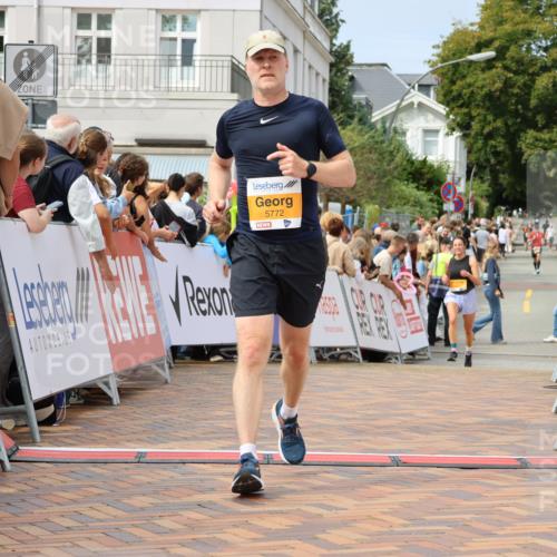 31.08.2025 - 21. Blankeneser Heldenlauf Strokosch-Dieckow http://msf.ph/oto/8695238 31.08.2025 12:33:35 Ziel 5772, 5720, 5721 meine-sportfotos.de