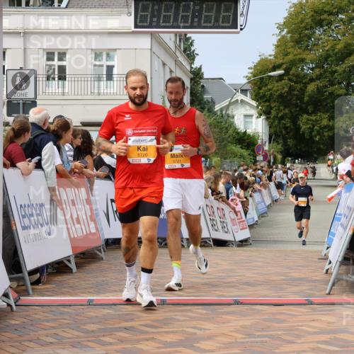 31.08.2025 - 21. Blankeneser Heldenlauf Strokosch-Dieckow http://msf.ph/oto/8695250 31.08.2025 12:33:29 Ziel 5720, 5721 meine-sportfotos.de