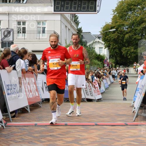 31.08.2025 - 21. Blankeneser Heldenlauf Strokosch-Dieckow http://msf.ph/oto/8695255 31.08.2025 12:33:29 Ziel 5720, 5721 meine-sportfotos.de