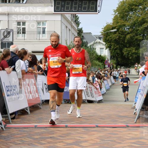 31.08.2025 - 21. Blankeneser Heldenlauf Strokosch-Dieckow http://msf.ph/oto/8695257 31.08.2025 12:33:29 Ziel 5720, 5721 meine-sportfotos.de