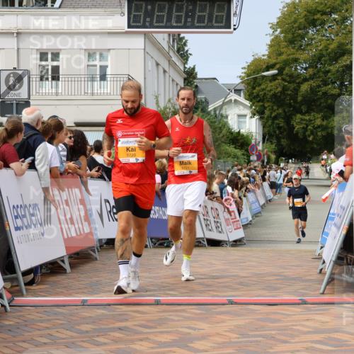 31.08.2025 - 21. Blankeneser Heldenlauf Strokosch-Dieckow http://msf.ph/oto/8695259 31.08.2025 12:33:28 Ziel 5720, 5721, 4388, 4387, 4197 meine-sportfotos.de