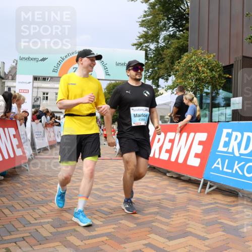 31.08.2025 - 21. Blankeneser Heldenlauf Strokosch-Dieckow http://msf.ph/oto/8695267 31.08.2025 12:33:22 Ziel 4388, 4387, 4197 meine-sportfotos.de