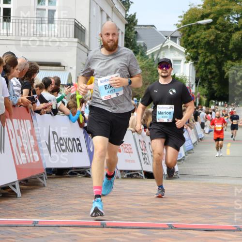 31.08.2025 - 21. Blankeneser Heldenlauf Strokosch-Dieckow http://msf.ph/oto/8695279 31.08.2025 12:33:19 Ziel 4388, 4387, 4197 meine-sportfotos.de