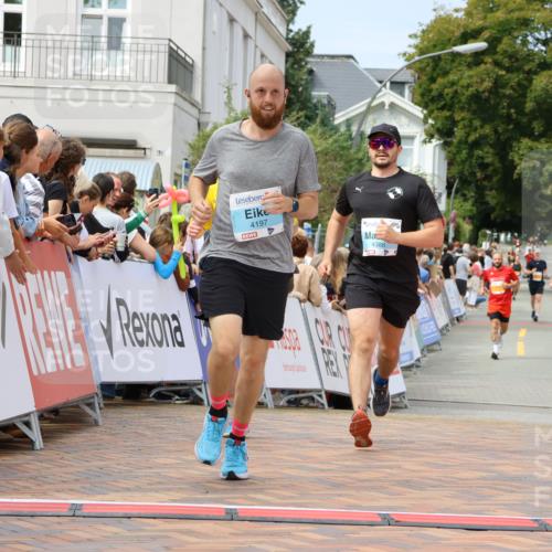 31.08.2025 - 21. Blankeneser Heldenlauf Strokosch-Dieckow http://msf.ph/oto/8695282 31.08.2025 12:33:19 Ziel 4388, 4387, 4197 meine-sportfotos.de