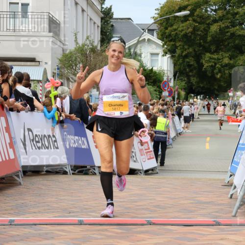 31.08.2025 - 21. Blankeneser Heldenlauf Strokosch-Dieckow http://msf.ph/oto/8695300 31.08.2025 12:32:49 Ziel 5620, 5817 meine-sportfotos.de