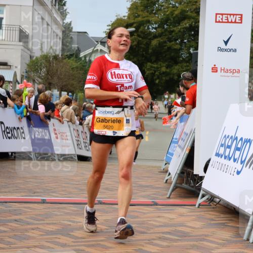 31.08.2025 - 21. Blankeneser Heldenlauf Strokosch-Dieckow http://msf.ph/oto/8695323 31.08.2025 12:32:44 Ziel 5347, 5620 meine-sportfotos.de
