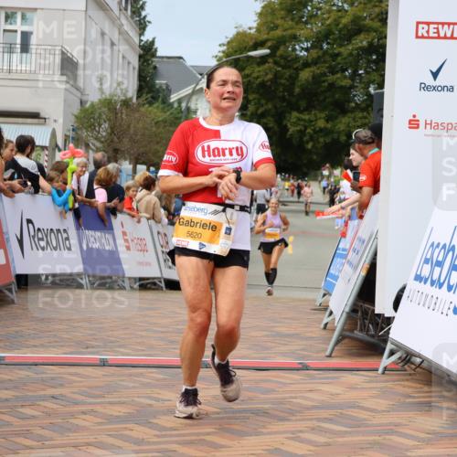 31.08.2025 - 21. Blankeneser Heldenlauf Strokosch-Dieckow http://msf.ph/oto/8695327 31.08.2025 12:32:43 Ziel 5347, 5620 meine-sportfotos.de
