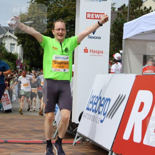31.08.2025 - 21. Blankeneser Heldenlauf Strokosch-Dieckow http://msf.ph/oto/8695329 31.08.2025 12:26:56 Ziel 5065, 5274, 5275, 5664, 5818, 5819, 4180 meine-sportfotos.de
