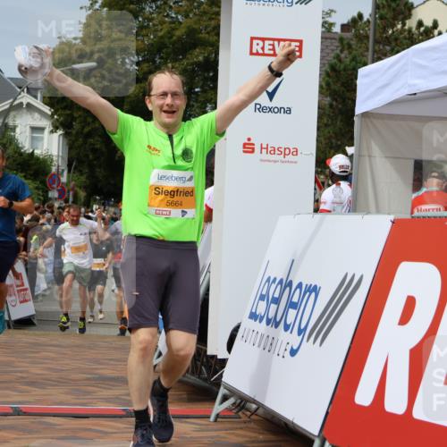 31.08.2025 - 21. Blankeneser Heldenlauf Strokosch-Dieckow http://msf.ph/oto/8695331 31.08.2025 12:26:56 Ziel 5065, 5274, 5275, 5664, 5818, 5819, 4180 meine-sportfotos.de