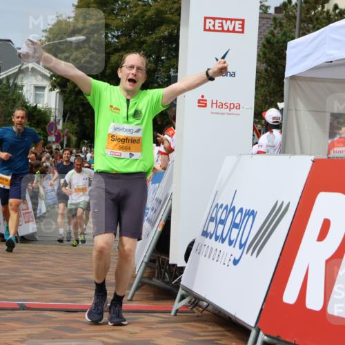 31.08.2025 - 21. Blankeneser Heldenlauf Strokosch-Dieckow http://msf.ph/oto/8695340 31.08.2025 12:26:55 Ziel 5787, 5065, 5664, 5818, 5819, 4180, 4391 meine-sportfotos.de