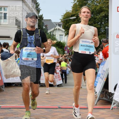 31.08.2025 - 21. Blankeneser Heldenlauf Strokosch-Dieckow http://msf.ph/oto/8695341 31.08.2025 12:32:22 Ziel 5284, 5430, 5197, 4417, 4050 meine-sportfotos.de