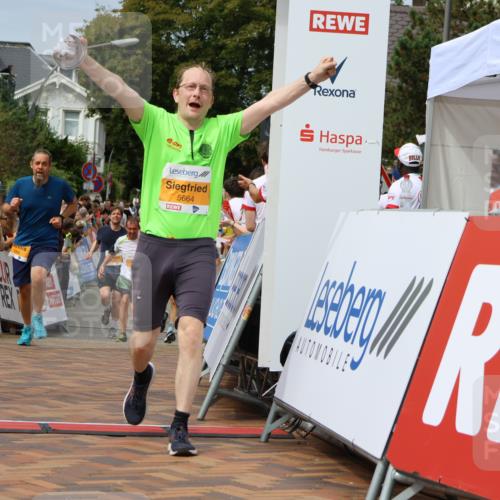 31.08.2025 - 21. Blankeneser Heldenlauf Strokosch-Dieckow http://msf.ph/oto/8695344 31.08.2025 12:26:55 Ziel 5787, 5065, 5664, 5818, 5819, 4180, 4391 meine-sportfotos.de