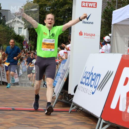 31.08.2025 - 21. Blankeneser Heldenlauf Strokosch-Dieckow http://msf.ph/oto/8695346 31.08.2025 12:26:55 Ziel 5787, 5065, 5664, 5818, 5819, 4180, 4391 meine-sportfotos.de