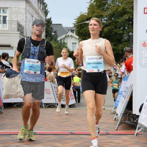 31.08.2025 - 21. Blankeneser Heldenlauf Strokosch-Dieckow http://msf.ph/oto/8695348 31.08.2025 12:32:22 Ziel 5284, 5430, 5197, 4417, 4050 meine-sportfotos.de