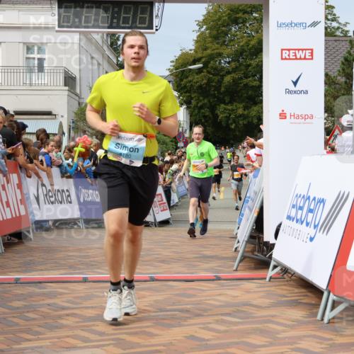31.08.2025 - 21. Blankeneser Heldenlauf Strokosch-Dieckow http://msf.ph/oto/8695351 31.08.2025 12:26:53 Ziel 5787, 5065, 5664, 4180, 4391 meine-sportfotos.de