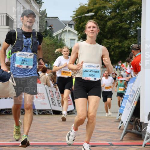31.08.2025 - 21. Blankeneser Heldenlauf Strokosch-Dieckow http://msf.ph/oto/8695356 31.08.2025 12:32:22 Ziel 5284, 5430, 5197, 4417, 4050 meine-sportfotos.de