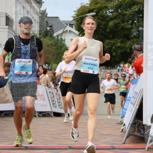 31.08.2025 - 21. Blankeneser Heldenlauf Strokosch-Dieckow http://msf.ph/oto/8695360 31.08.2025 12:32:22 Ziel 5284, 5430, 5197, 4417, 4050 meine-sportfotos.de