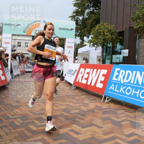 31.08.2025 - 21. Blankeneser Heldenlauf Strokosch-Dieckow http://msf.ph/oto/8695367 31.08.2025 12:26:49 Ziel 5787, 4224, 4223, 4222, 4180, 4391 meine-sportfotos.de