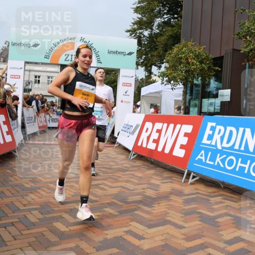 31.08.2025 - 21. Blankeneser Heldenlauf Strokosch-Dieckow http://msf.ph/oto/8695369 31.08.2025 12:26:49 Ziel 5787, 4224, 4223, 4222, 4180, 4391 meine-sportfotos.de