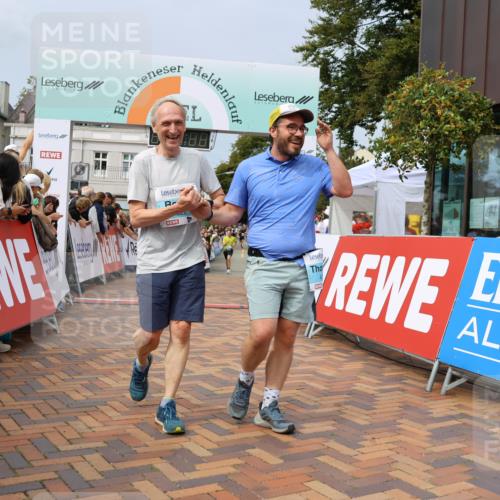 31.08.2025 - 21. Blankeneser Heldenlauf Strokosch-Dieckow http://msf.ph/oto/8695378 31.08.2025 12:26:46 Ziel 5787, 5135, 4224, 4223, 4222, 4391 meine-sportfotos.de