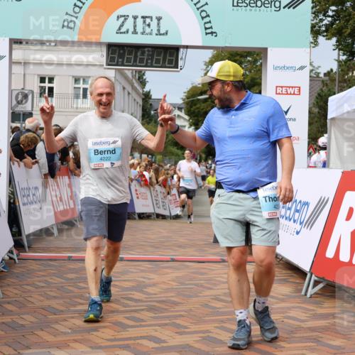 31.08.2025 - 21. Blankeneser Heldenlauf Strokosch-Dieckow http://msf.ph/oto/8695404 31.08.2025 12:26:45 Ziel 5787, 5135, 4224, 4223, 4222, 4391 meine-sportfotos.de